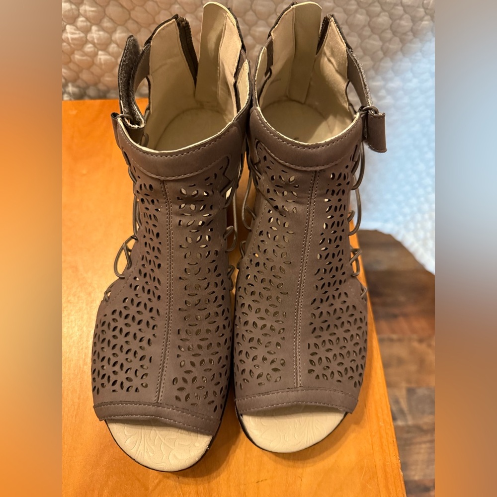 Jambu Grey Cutout Heeled Sandals